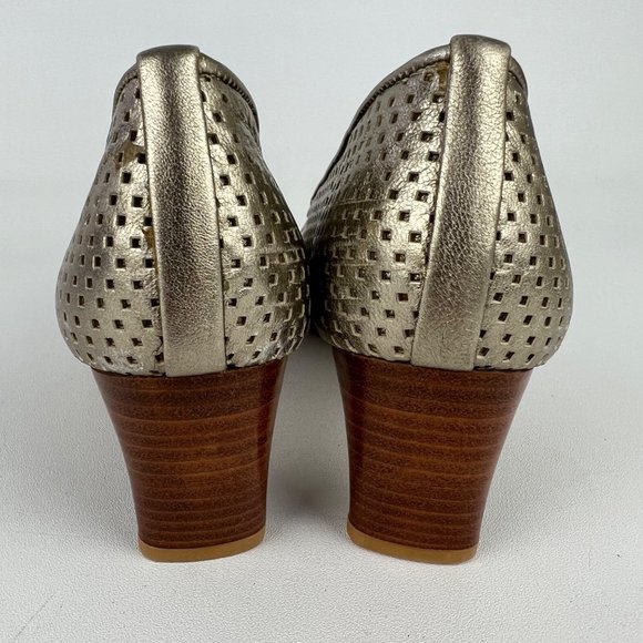 Stuart Weitzman Womens Perforated Leather Pumps Gold Metallic Laser Cut size 7.5 - Picture 4 of 16